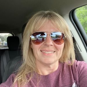 Meet your Posher, Katina